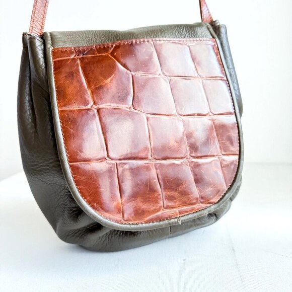 Vintage Leather Croc Skin Oval Crossbody Bag - Picture 4 of 9